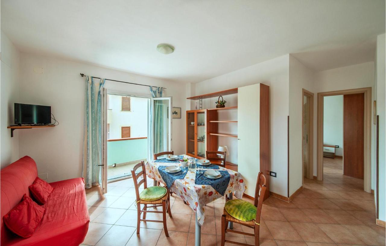 Cozy Apartment In La Maddalena With Kitchen ภายนอก รูปภาพ