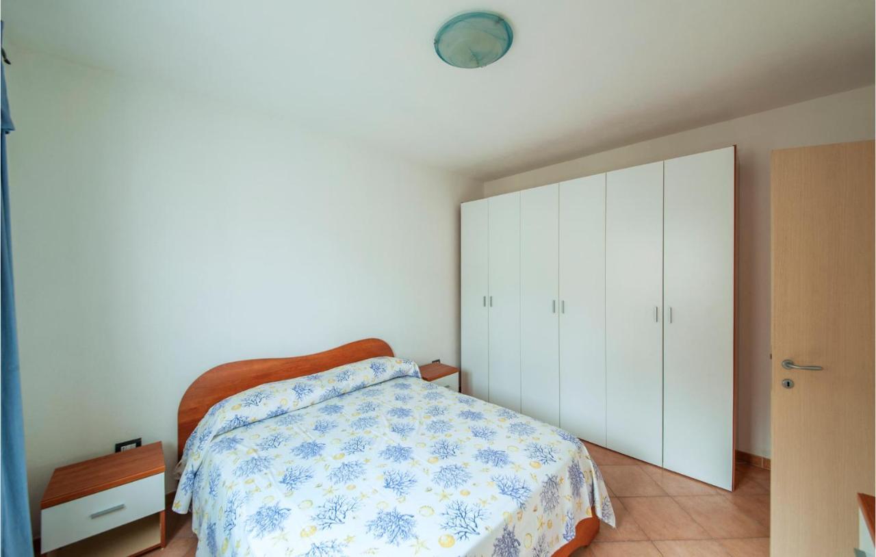 Cozy Apartment In La Maddalena With Kitchen ภายนอก รูปภาพ